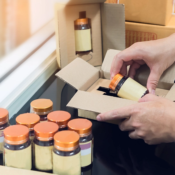 Farmaci e integratori che vengono confezionati